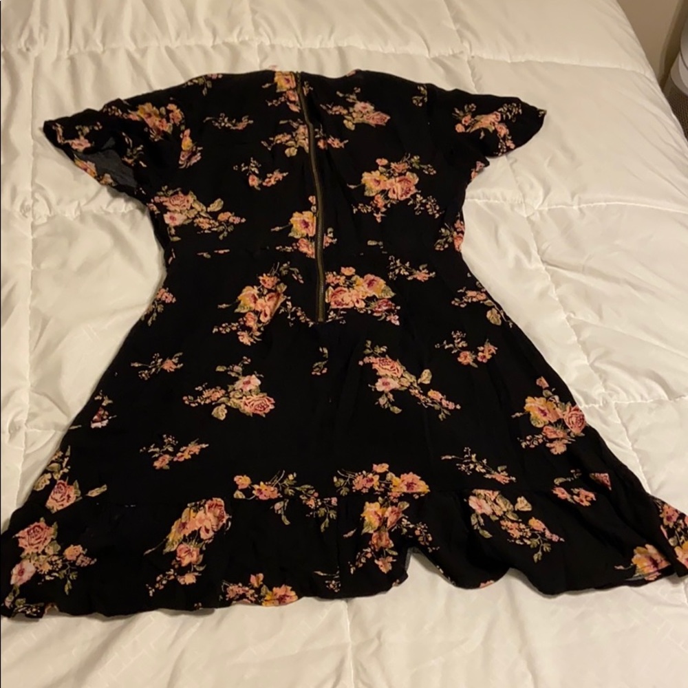 Dress - Picture 2 of 2